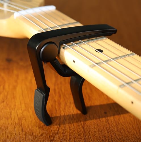 WINGO capo applied to electric guitar