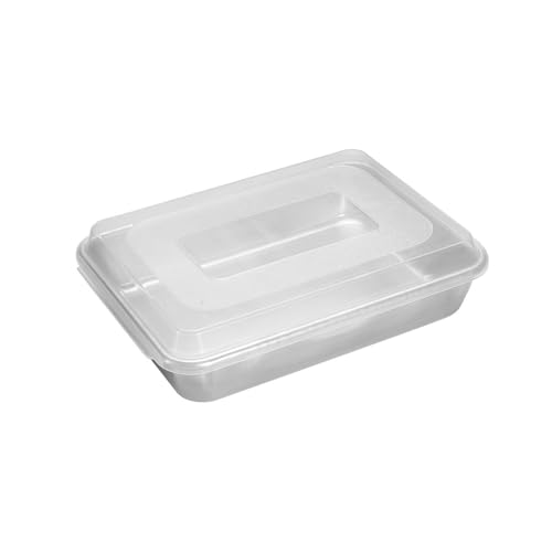 Nordic Ware cake pan rim detail