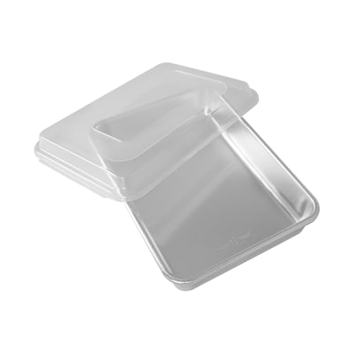 Side profile of 9x13 aluminum pan