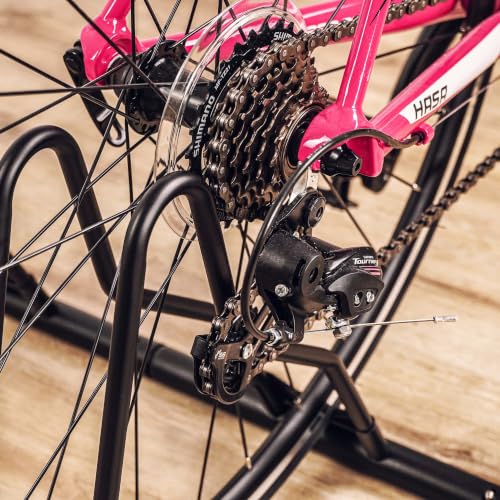 CyclingDeal 3 bike stand holding mountain bikes