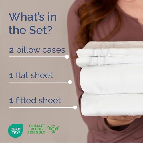 Flat and fitted sheets in white