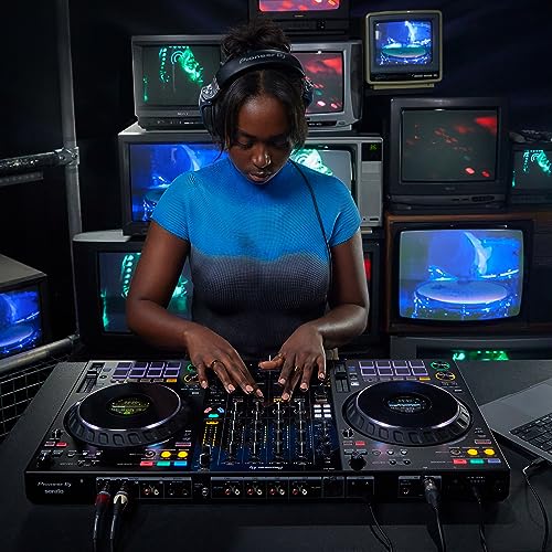 Pioneer DJ DDJ-FLX10 with laptop interface