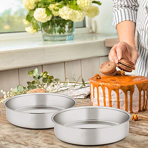 E-far cake pans used for a layered dessert