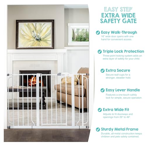 Safety locking mechanism on Regalo baby gate
