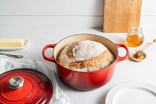 Side profile of Cerise Dutch oven