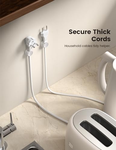 Snow White cable clips in a group