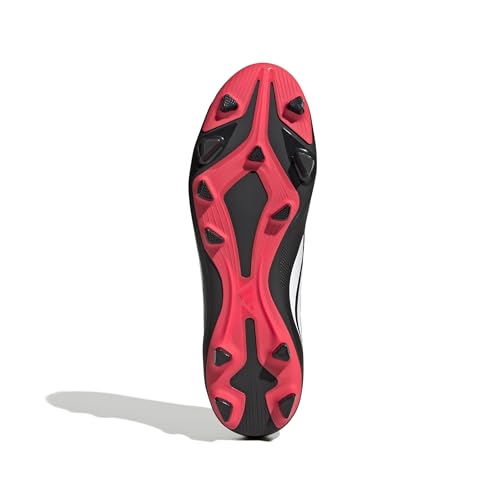 Stud pattern on outsole of adidas cleat