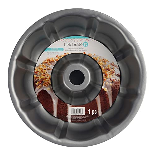 Wilton Gold 9.49 inch fluted tube pan top view