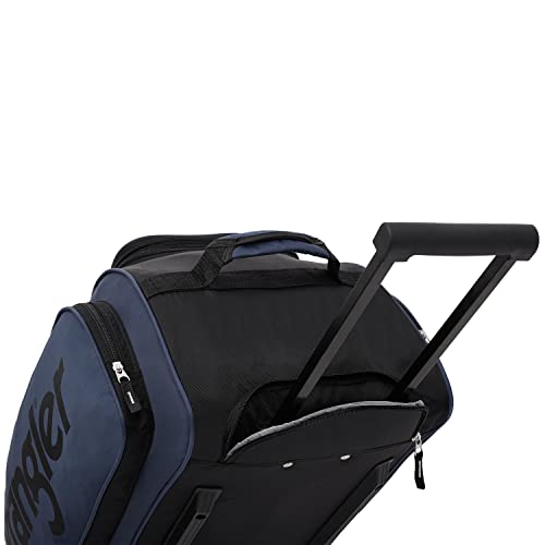Zippered pockets on Wrangler travel bag