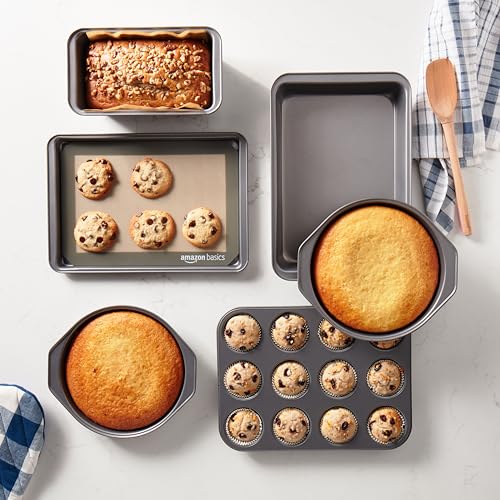 Full gray bakeware set arranged for display