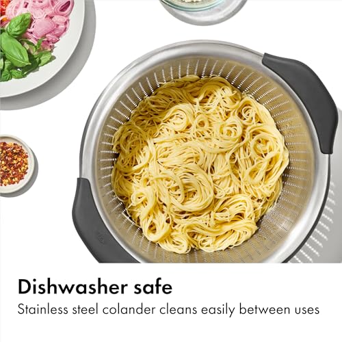 Side profile of the OXO 5 Qt stainless steel kitchen tool