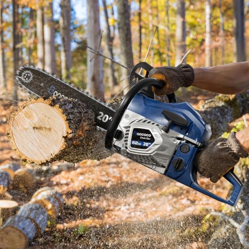 Chainsaw chain tensioning system close up