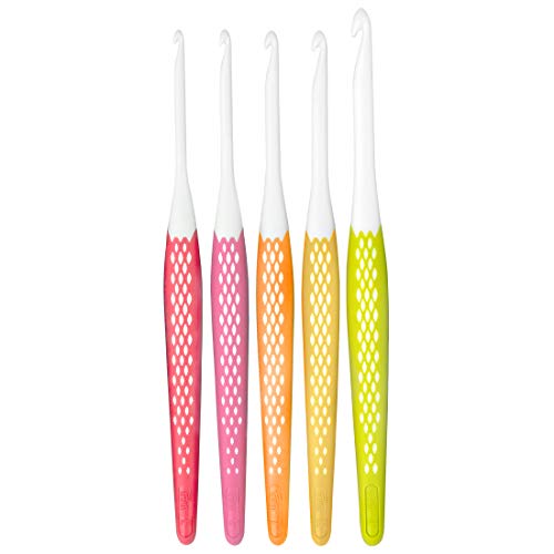 Close up of Prym crochet hook tips in various sizes