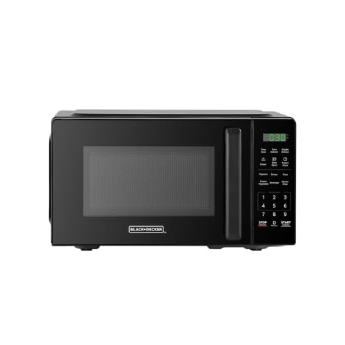 BLACK+DECKER 0.7 Cu. Ft. microwave front view