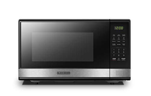 Front view of BLACK+DECKER 1.1 Cu.Ft stainless steel microwave