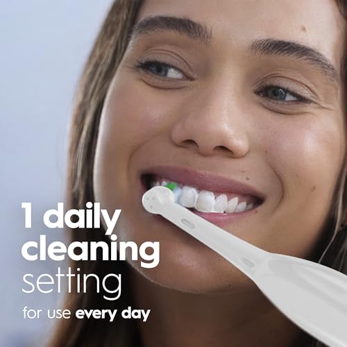Oral-B Pro 100 3D White with AA batteries included