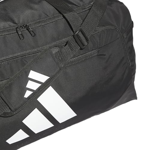Padded shoulder strap on adidas Defender 5 Large duffel