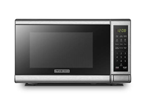 BLACK+DECKER 0.7 Cu. Ft. Microwave front view