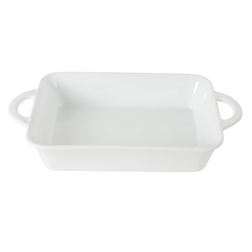 Detailed view of 2.5-quart baking dish surface