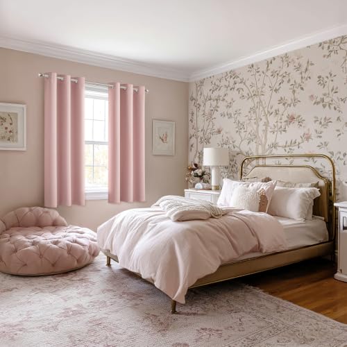 Comparison of light blocking levels for curtains