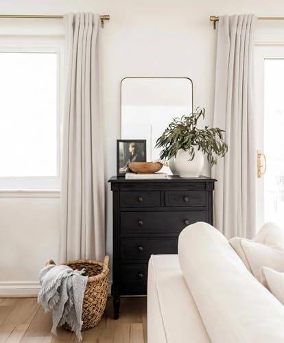 Light blocking demonstration of INOVADAY curtains