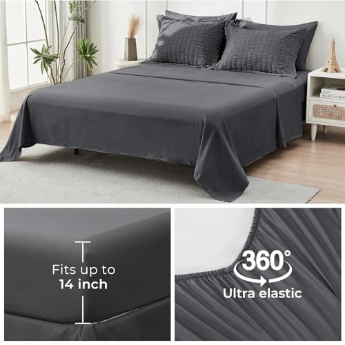 Decorative pillow shams with wavy texture