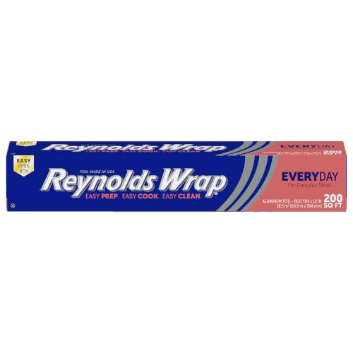 Reynolds Wrap 200 sq ft foil roll front
