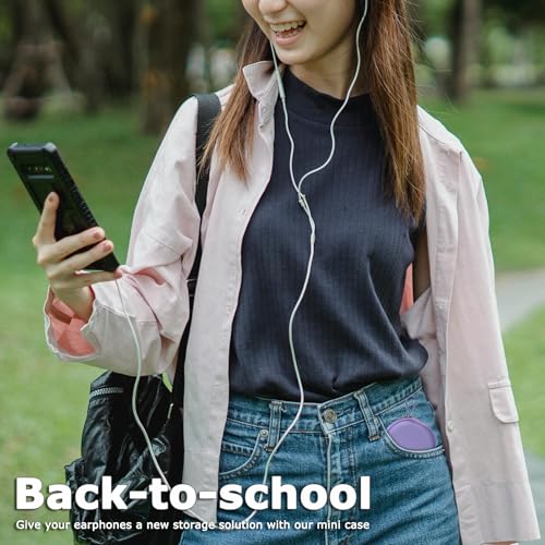 Ginsco Earbuds Case demonstrating compatibility with various wired earphones