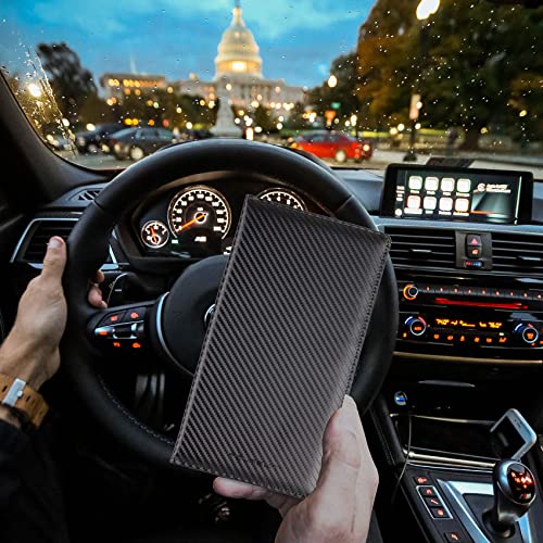 TOURSUIT document organizer held in hand