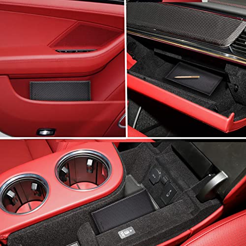Clear window pocket of TOURSUIT car document holder