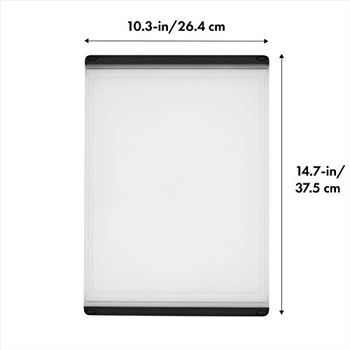 OXO cutting board non-slip feet detail