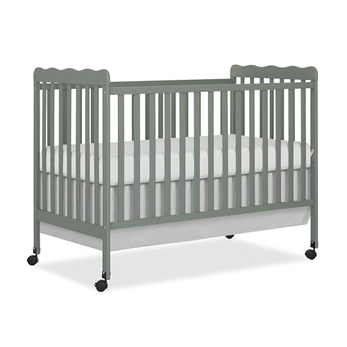 Dream On Me Carson 3-in-1 crib in Meadow Green front view