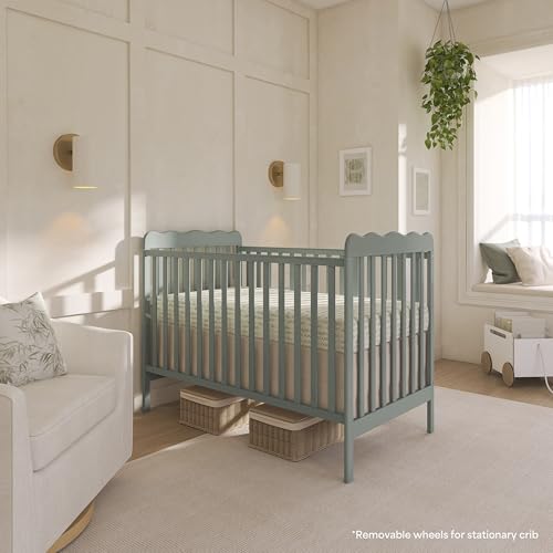 Dream On Me Carson crib in toddler bed conversion mode