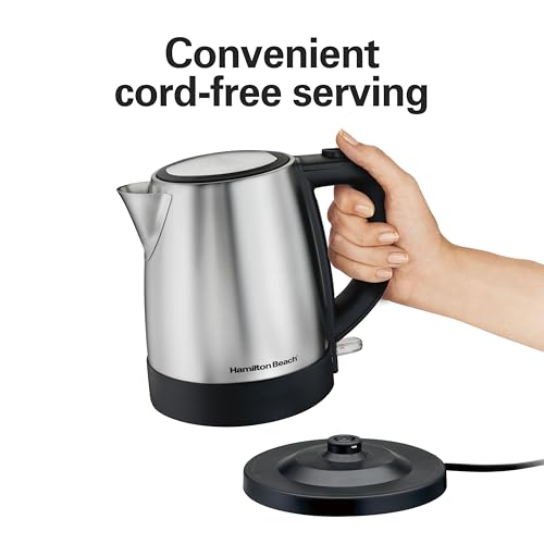 Cord-free electric kettle for serving