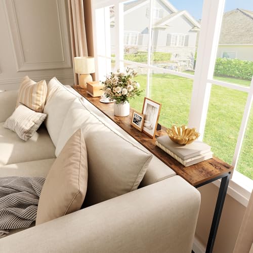 Console table in an entryway setting