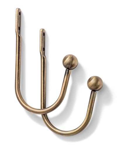 Lifestyle view of SIXZOONM brass holdback