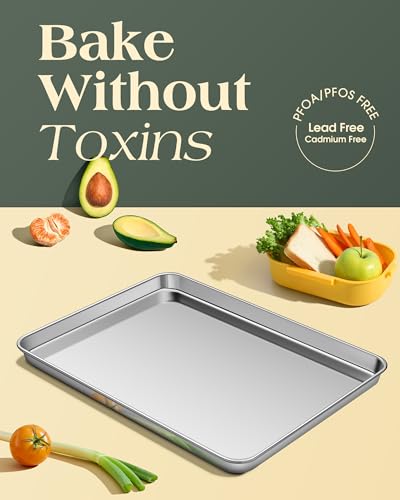 View of two silver baking sheets from Yuiicaov