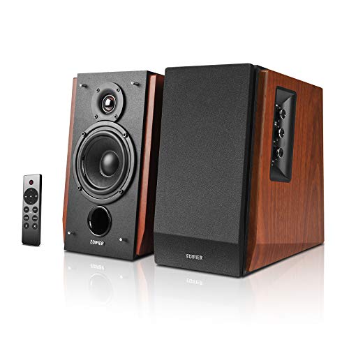 Edifier R1700BTs front view