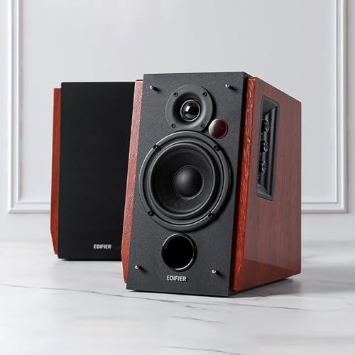 Edifier R1700BTs woofer and tweeter