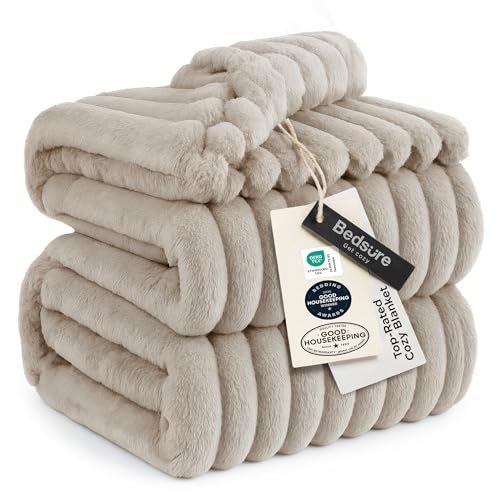Bedsure Soft King Size Blanket beige folded