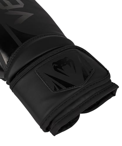 Close up of Venum Challenger 2.5 wrist closure system