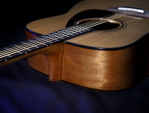Solid spruce top of Yamaha FG800J