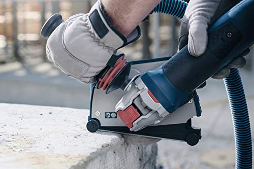Angle grinder with tool-free adjustable guard
