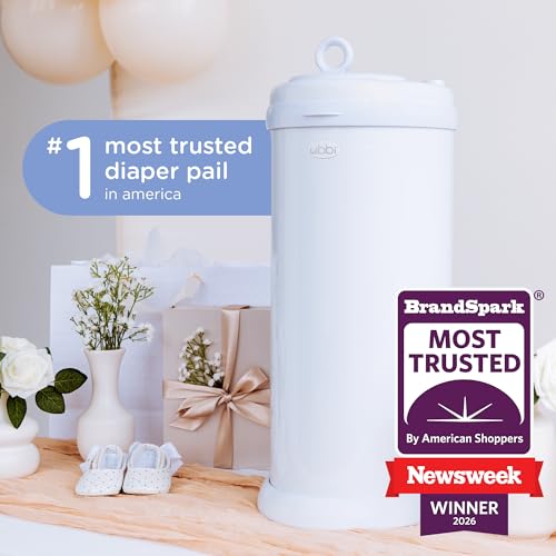 Ubbi gray pail with childproof lock detail