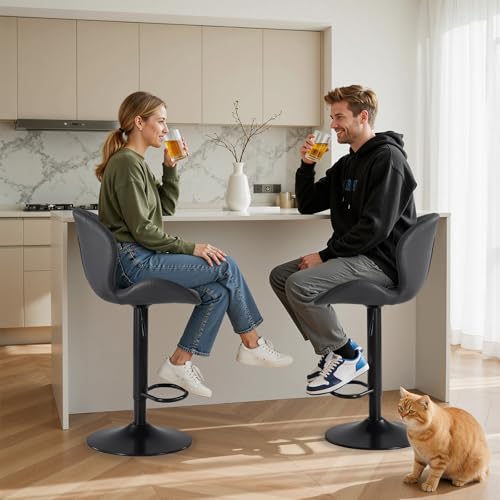 Sweetcrispy bar stools set arranged at counter
