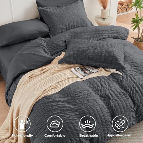Bed styled with HYMOKEGE comforter and matching pillows