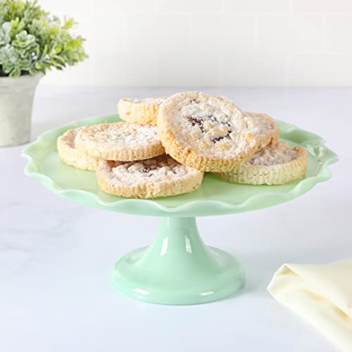 Close up of ruffled edge on Martha Stewart cake plate
