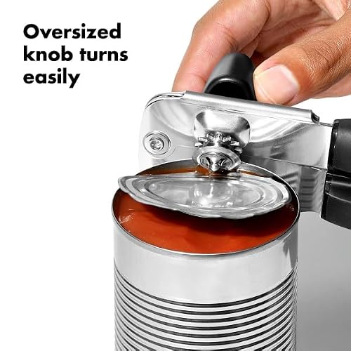 Manual can opener with built in bottle opener