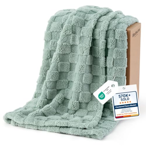 Bedsure Checkered Fleece Throw Blanket Sage Green