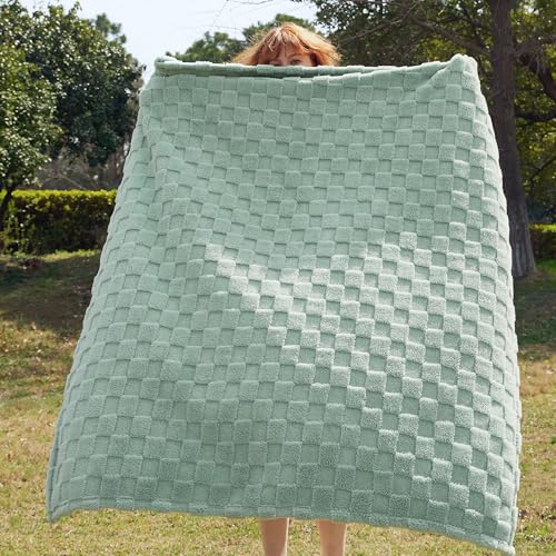 Close up of Bedsure fleece blanket texture